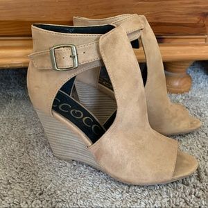 Never worn! Slouchy heels